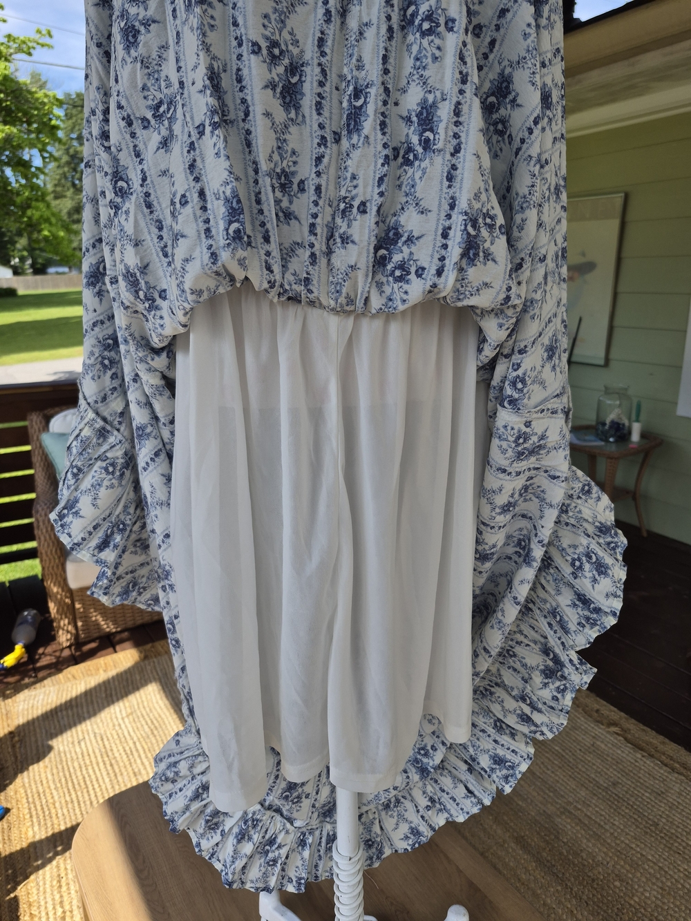 Blu Pepper tie strap Maxi Blue Vertical Ditsy Floral Stripe dress L - Picture 11 of 12